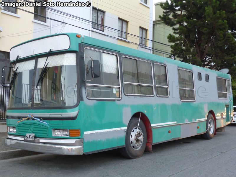 Carrocerías La Favorita / Mercedes Benz OH-1621L / Particular (Argentina)