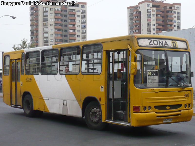 Maxibus Urbano / Mercedes Benz OH-1420 / Servicio Alimentador D-05