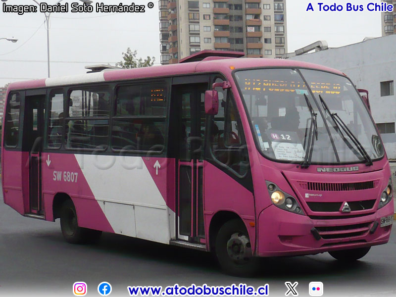 Neobus Thunder + / Agrale MA-9.2 E-Tronic / Servicio Alimentador H-12