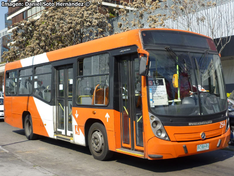 Neobus Mega / Mercedes Benz OH-1115L-SB / Servicio Alimentador C-15