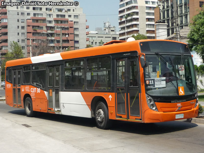 Neobus Mega / Volvo B-7R-LE / Servicio Alimentador C-11