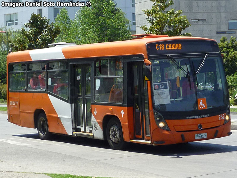 Neobus Mega / Mercedes Benz OH-1115L-SB / Servicio Alimentador C-18