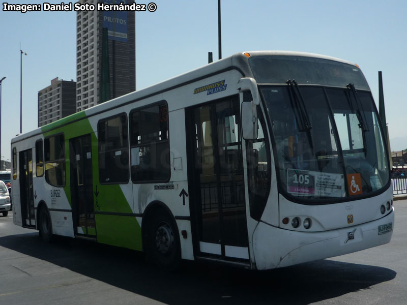 Busscar Urbanuss Pluss / Volvo B-7R-LE / Servicio Troncal 105