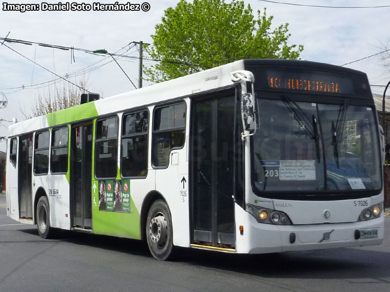 Induscar Caio Mondego L / Volvo B-7R-LE / Servicio Troncal 203