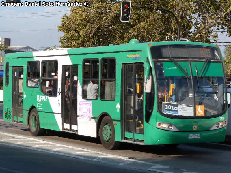 Busscar Urbanuss Pluss / Mercedes Benz O-500U-1725 / Servicio Troncal 301c2