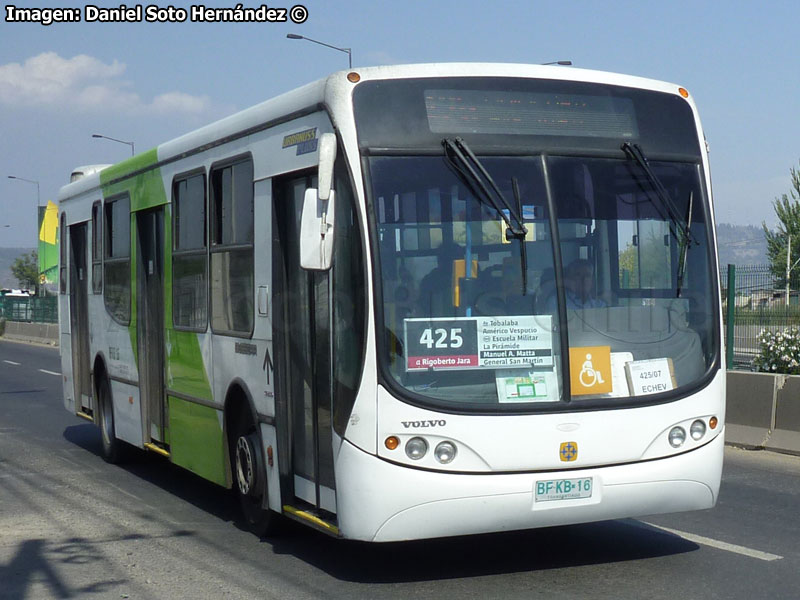 Busscar Urbanuss Pluss / Volvo B-7R-LE / Servicio Troncal 425