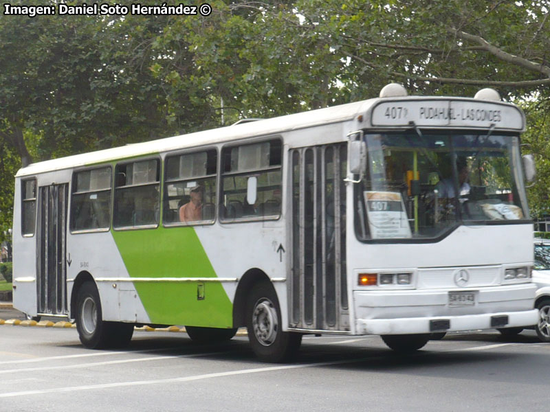 Carrocerías La Favorita / Mercedes Benz OH-1420 / Servicio Troncal 407