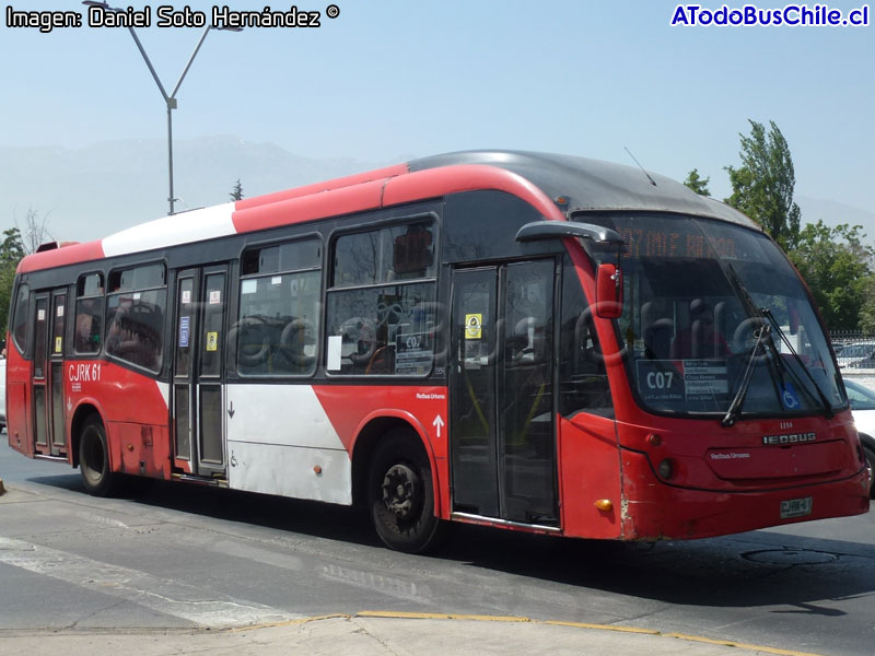 Neobus Mega BRS / Volvo B-7R-LE / Servicio Alimentador C-07