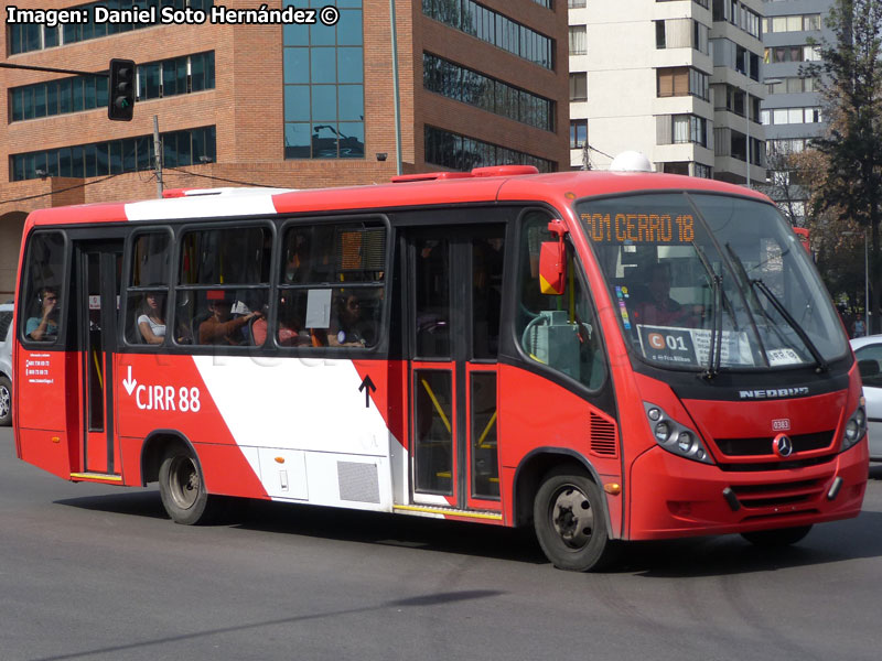 Neobus Thunder + / Mercedes Benz LO-915 / Servicio Alimentador C-01