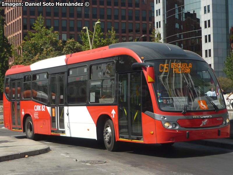 Neobus Mega BRS / Volvo B-7R-LE / Servicio Alimentador C-15