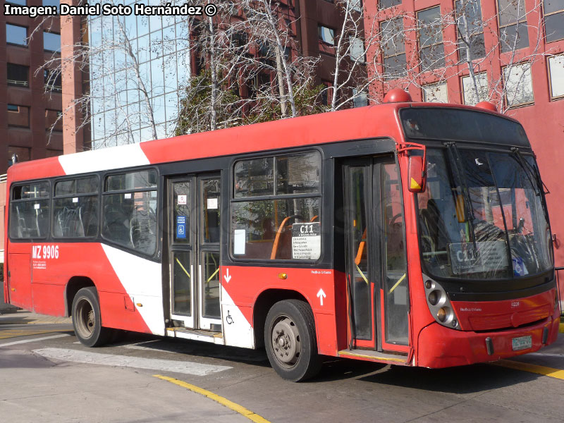 Neobus Mega / Mercedes Benz OH-1115L-SB / Servicio Alimentador C-11