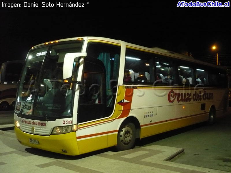 Busscar Vissta Buss LO / Mercedes Benz O-400RSE / Cruz del Sur