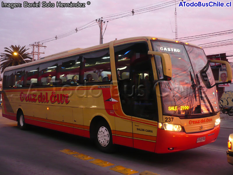 Busscar Vissta Buss LO / Volvo B-12R / Cruz del Sur