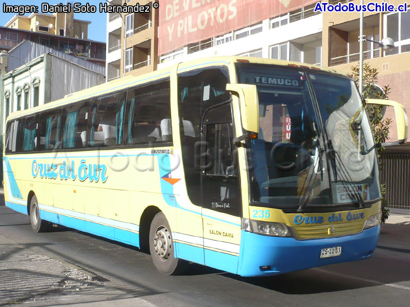 Busscar Vissta Buss LO / Volvo B-12R / Cruz del Sur