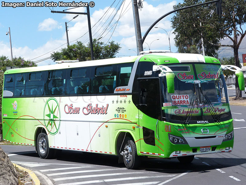 Miral Infiniti 400 / Hino AK500-1726 / San Gabriel (Ecuador)