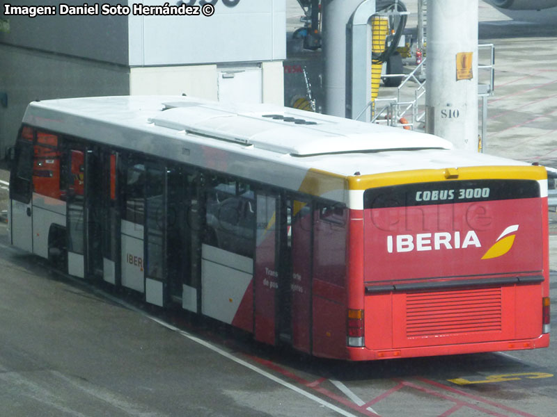 Contrac Cobus 3000 / Iberia Airport Services - Terminal 4S Aeropuerto Adolfo Suárez Madrid - Barajas (España)