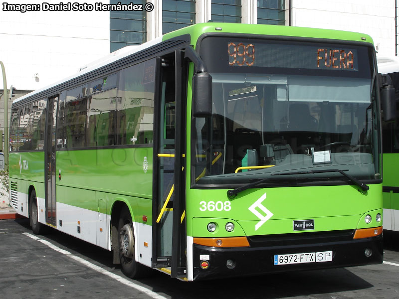 Van Hool T-915CL / Transportes Interurbanos de Tenerife TITSA S.A.U. (España)