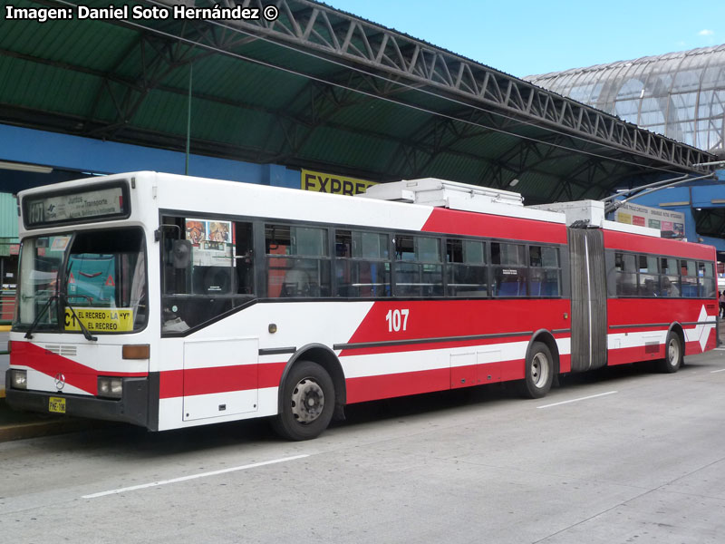 Hispano Carrocera S.L. / Mercedes Benz O-405G / Vossloh - Kiepe & AEG - ADtranz / Línea C-1 Rotativa El Recreo (Quito - Ecuador)