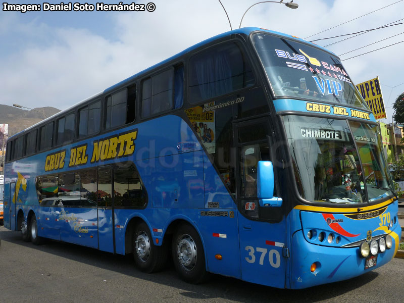 Busscar Panorâmico DD / Scania K-380 8x2 / Cruz del Norte (Perú)