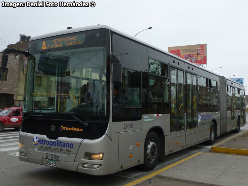 Bonluck Bus JXK6181 / Modasa / Línea A Naranjal - Estación Central BRT Metropolitano de Lima (Perú)