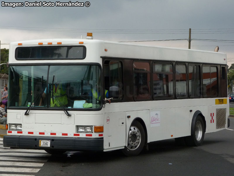 Gillig G18E102R2 / Nature Air (Costa Rica)