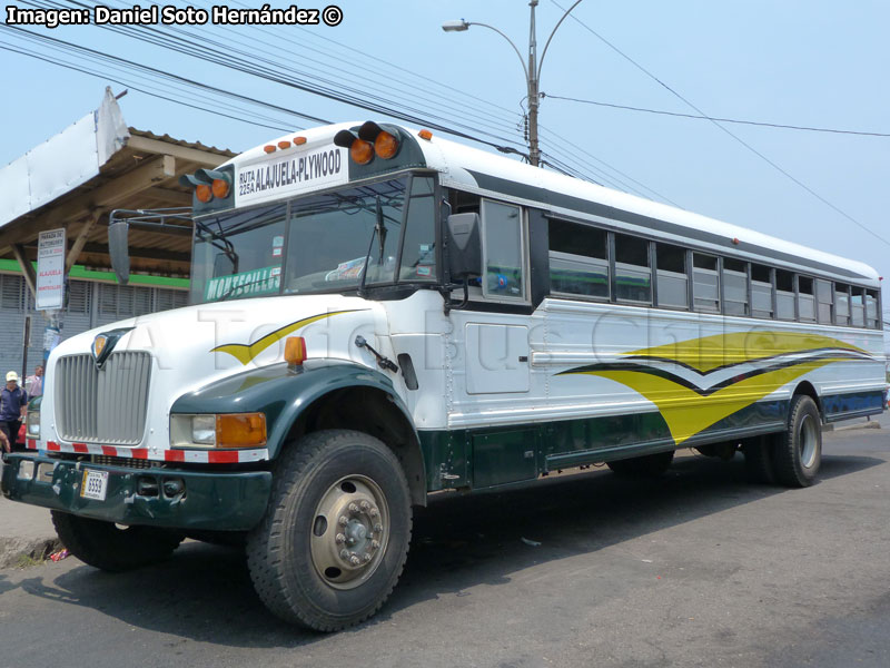 Thomas / International 3000 / Transportes Montecillos - Alajuela S.A. (Costa Rica)