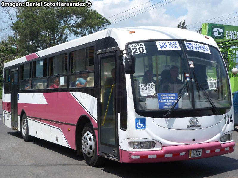 Carrocerías MAUCO / Daewoo DM-1724L / Rápidos Heredianos S.A. Línea San José - Santo Domingo (Costa Rica)