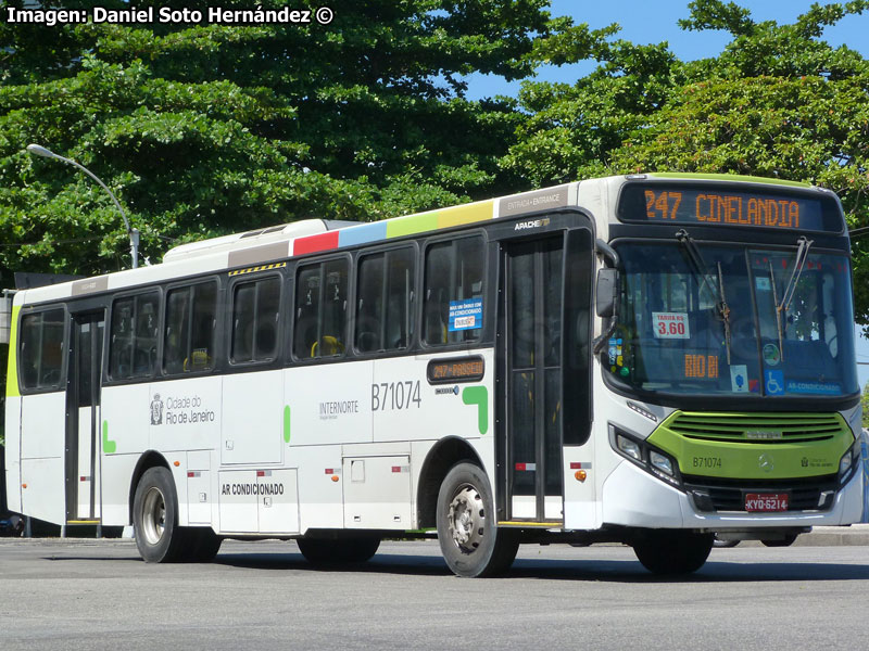 Induscar Caio Apache Vip / Mercedes Benz OF-1721L BlueTec5 / Línea N° 247 Camarista Meier - Passeio (Río de Janeiro - Brasil)