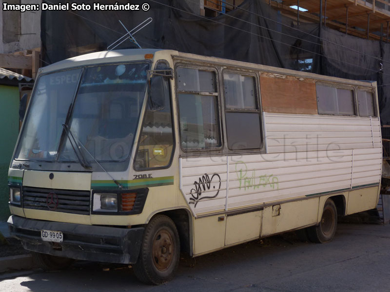 Caio Carolina III / Mercedes Benz LO-708E / Particular