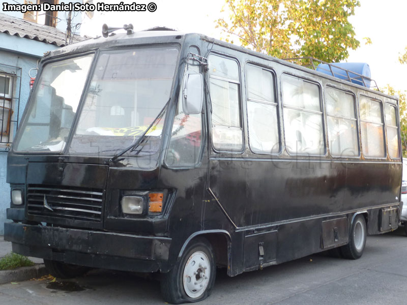 Carrocerías Yáñez / Mercedes Benz LO-708E / Particular