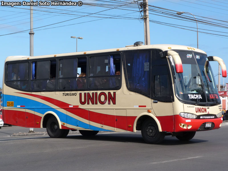 Carrocería Peruana Artesanal / Mitsubishi Canter HD / Turismo Unión (Perú)