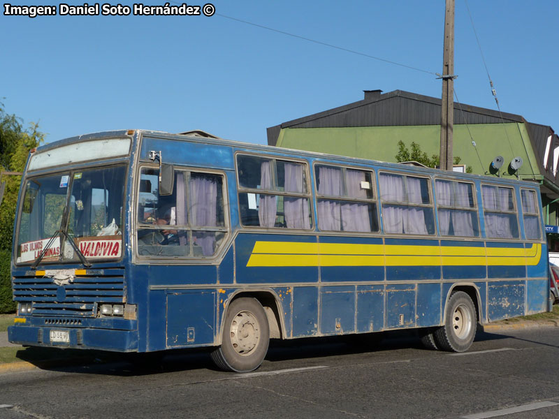 Caio Vitória / Mercedes Benz OF-1318 / Servicio Rural Valdivia - Las Minas