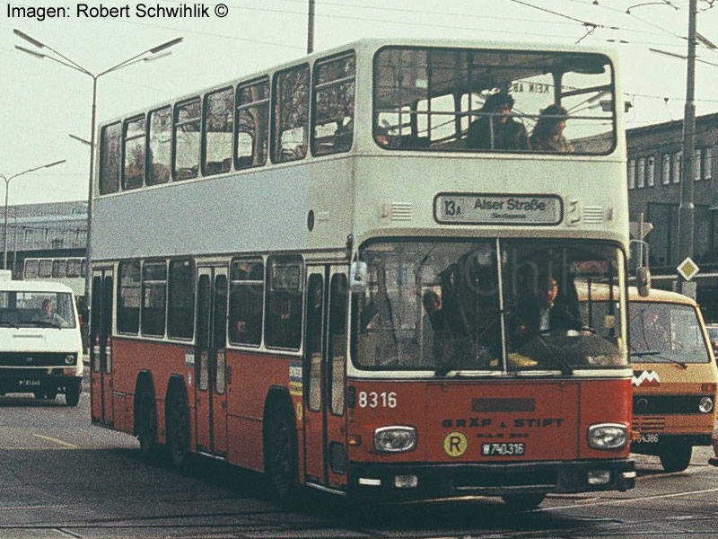 Gräf & Stift DDH 200 / MAN / Linie 13A Südbahnhof S-Bahn (Viena, Austria 1983)