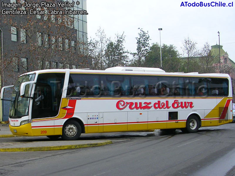 Busscar Vissta Buss LO / Mercedes Benz O-400RSE / Cruz del Sur