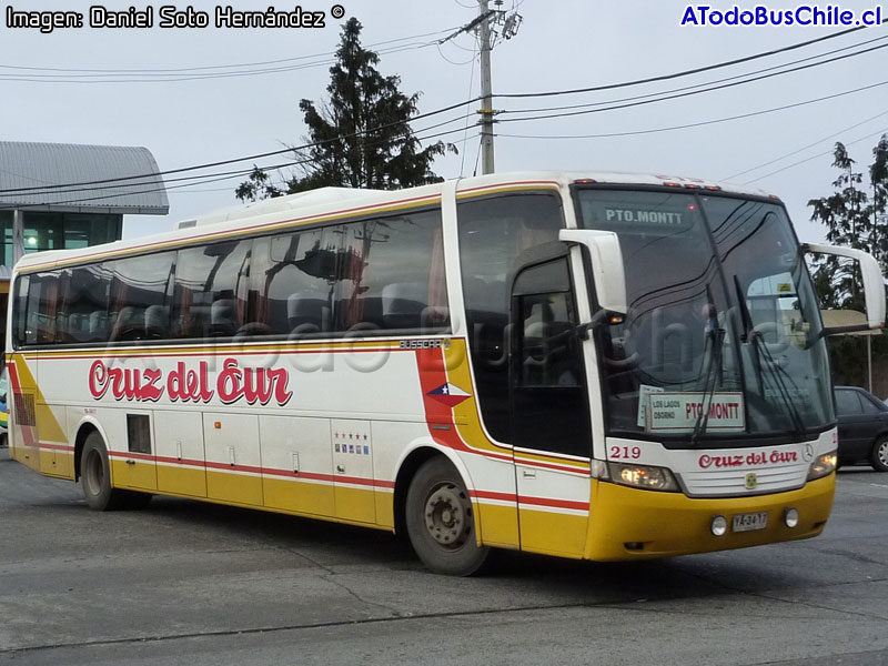 Busscar Vissta Buss LO / Mercedes Benz O-400RSE Eletrônico / Cruz del Sur