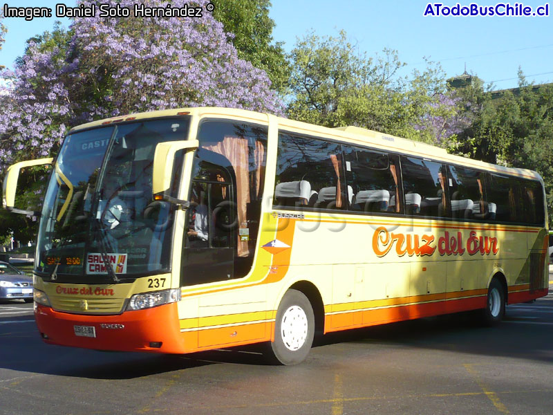 Busscar Vissta Buss LO / Volvo B-12R / Cruz del Sur