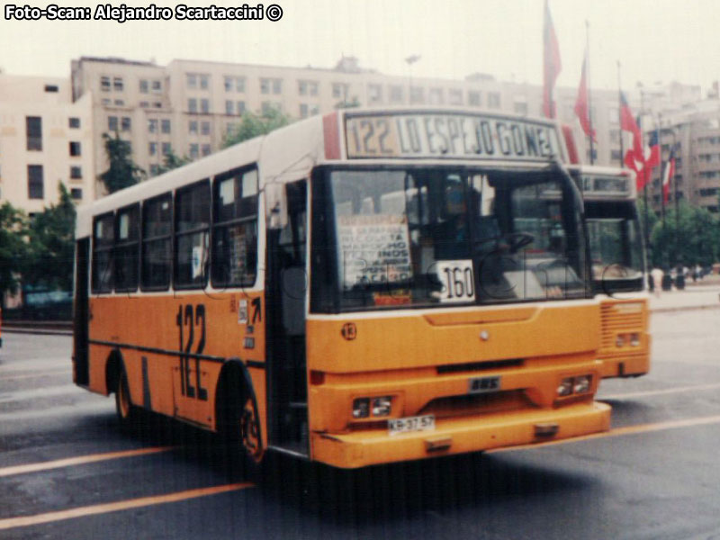 Bus Tango 2001 / Mercedes Benz OF-1115 / Línea N° 122 Gonel - Lo Espejo (Portugal - El Salto N° 14 S.A.)