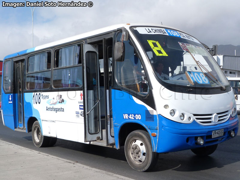 Neobus Thunder + / Mercedes Benz LO-712 / Línea Nº 108 Trans Antofagasta