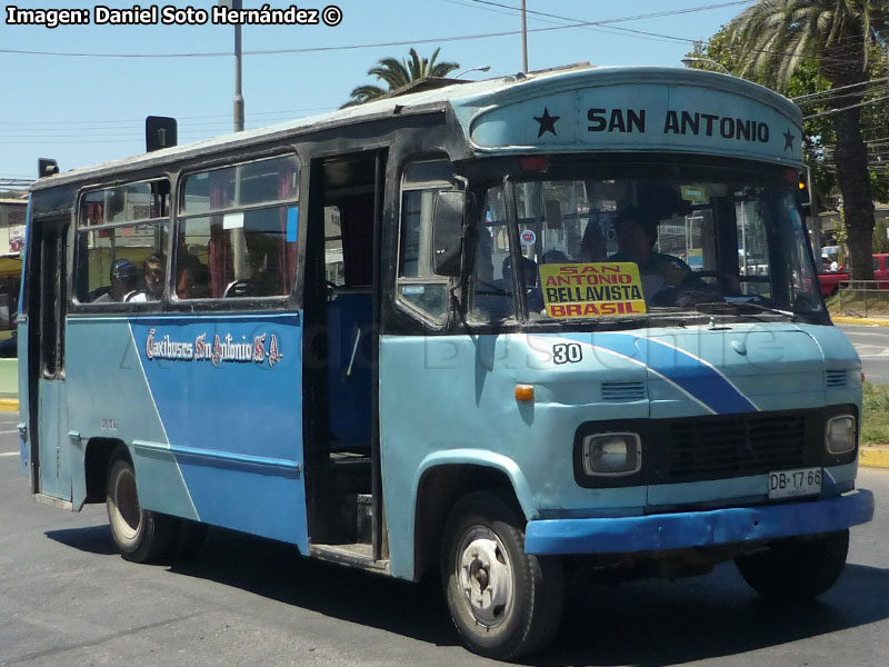 Carrocerías MAFIG / Mercedes Benz LO-708E / Taxibuses San Antonio S.A.