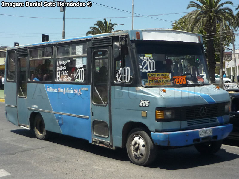 Cuatro Ases PH-50 / Mercedes Benz LO-812 / Taxibuses San Antonio S.A.