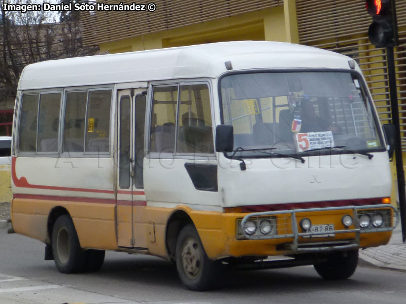 Mitsubishi Rosa / Línea Nº 5 Coyhaique