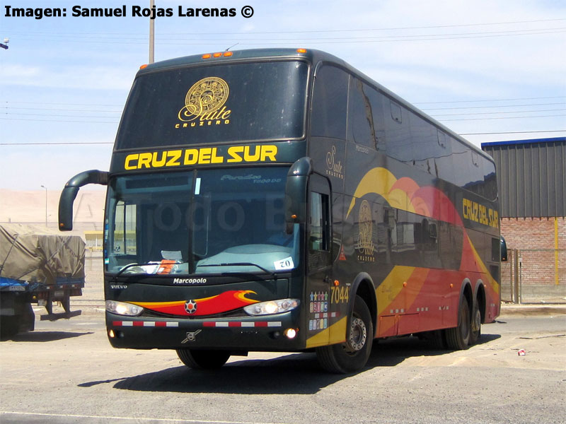 Marcopolo Paradiso G6 1800DD / Volvo B-12R / Cruz del Sur (Perú)