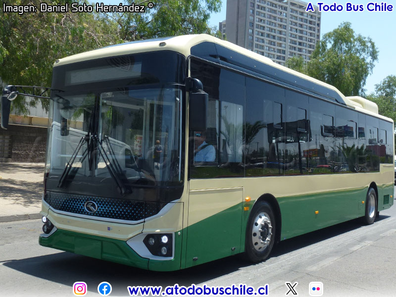 King Long XMQ6106GE / TMV 8 Trolebuses de Chile S.A.