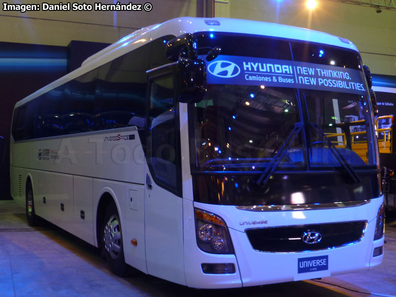 Hyundai Universe Space Luxury / Unidad de Exhibición Indumotora S.A.