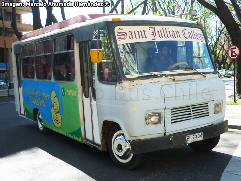 Carrocerías Yáñez / Mercedes Benz LO-708E / Saint Jullian College