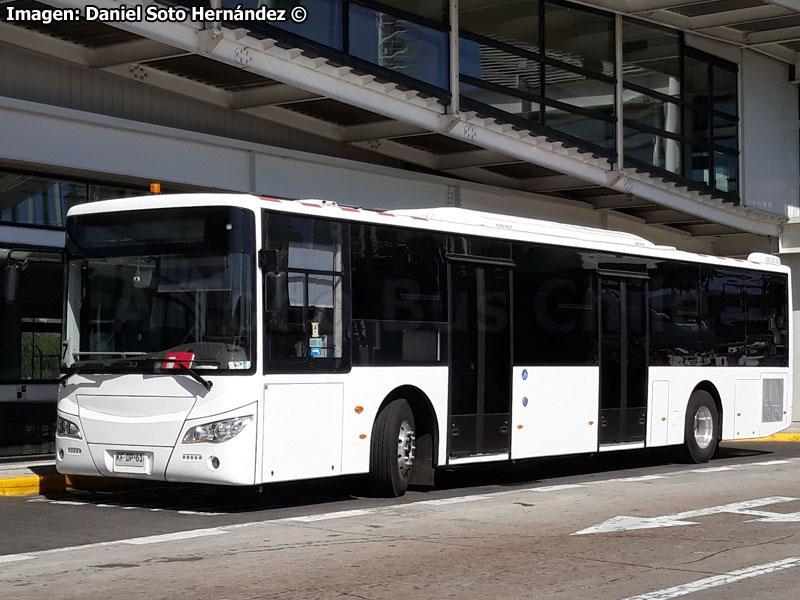 King Long XMQ6132G Euro5 / Aeropuerto Internacional Comodoro Arturo Merino Benítez