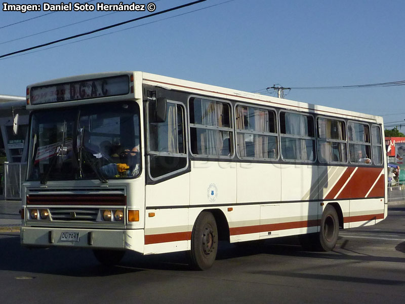 Busscar Urbanus / Mercedes Benz OF-1115 / DGAC - Aeropuerto Internacional Comodoro Arturo Merino Benítez (Santiago)