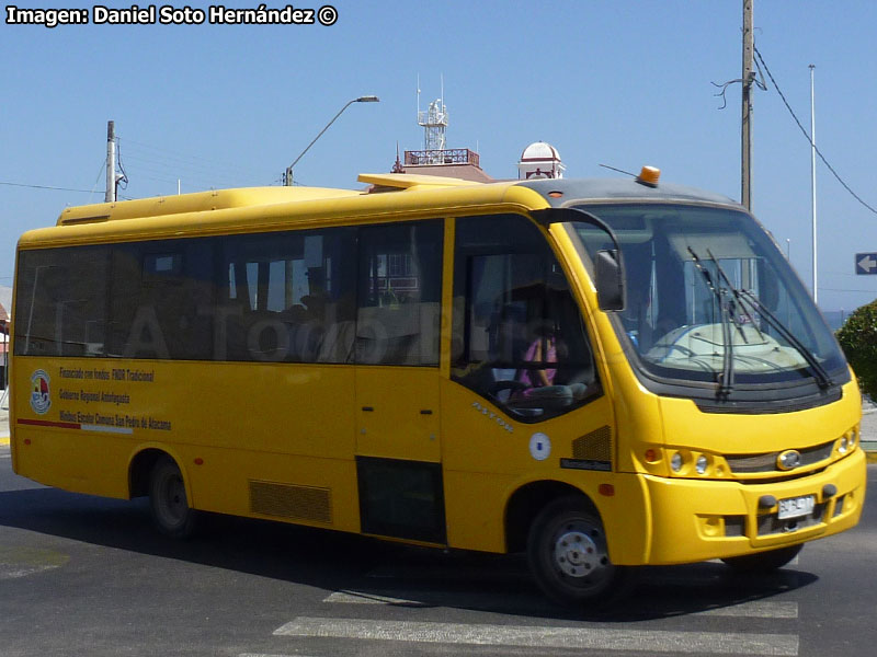 Maxibus Astor / Mercedes Benz LO-915 / I. M. San Pedro de Atacama (Región de Antofagasta)