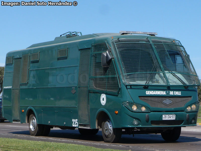 TMG Bicentenario II / Mercedes Benz LO-916 BlueTec5 / Gendarmería de Chile