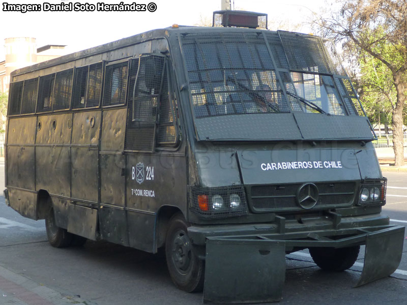 Marcopolo Senior / Mercedes Benz LO-708E / Carabineros de Chile